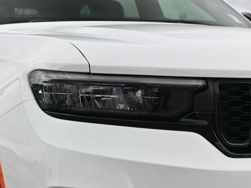 Used 2025 Jeep Grand Cherokee Limited w/ Black Appearance Package image 27