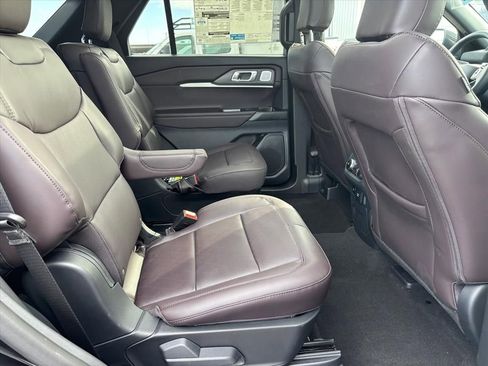 New 2026 Ford Explorer Platinum image 13