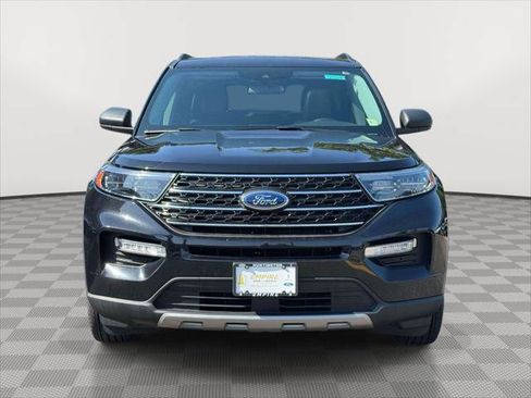 Used 2022 Ford Explorer XLT w/ Equipment Group 202A AWD/4WD image 2