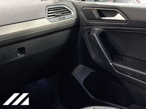 Used 2020 Volkswagen Tiguan SEL w/ Tiguan Two-Row MDO Package image 25