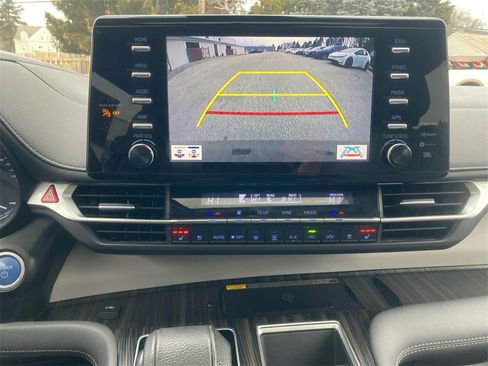 Used 2021 Toyota Sienna Limited w/ Protection Package (TMS) image 22