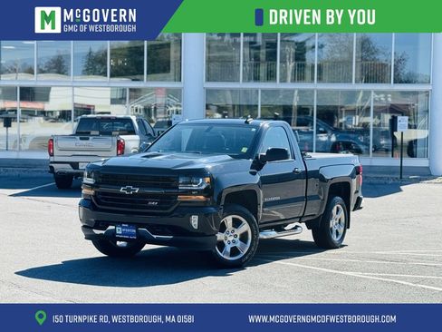 Used 2018 Chevrolet Silverado 1500 LT w/ LT Convenience Package image 1