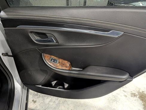 Used 2014 Chevrolet Impala LT w/ Convenience Package image 15