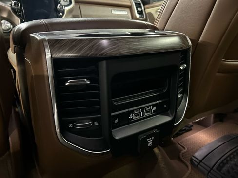 Used 2019 RAM 1500 Laramie AWD/4WD image 20