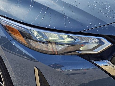 New 2025 Nissan Sentra SR image 3