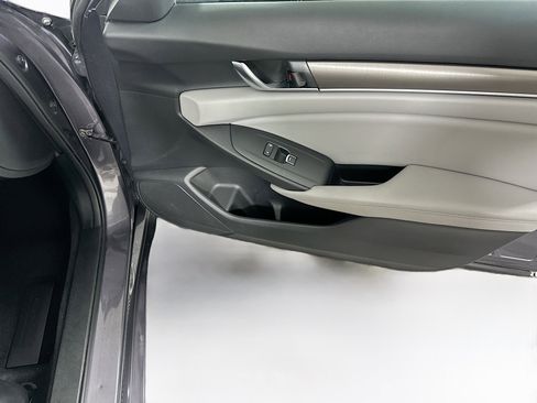 Used 2018 Honda Accord LX image 30