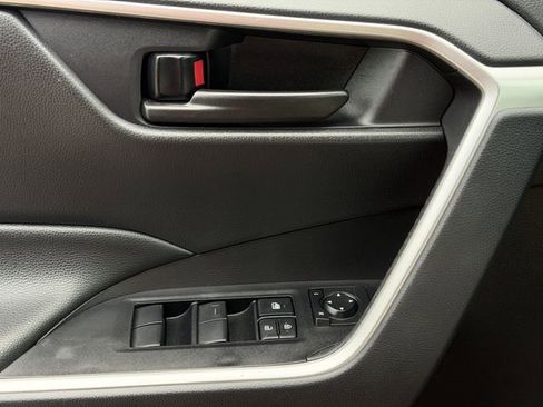 Certified 2025 Toyota RAV4 LE AWD/4WD image 22