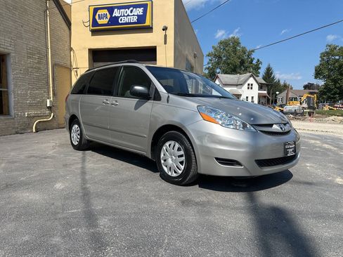 Used 2008 Toyota Sienna LE FWD image 7