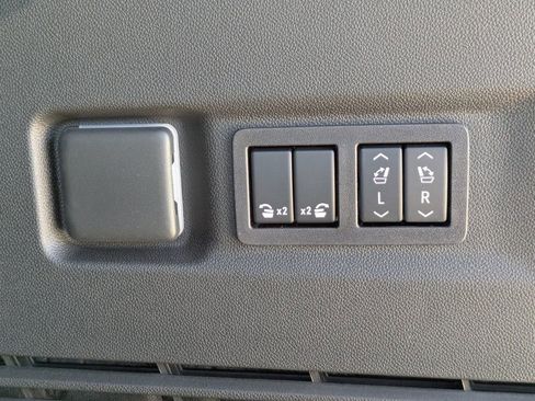 New 2026 Chevrolet Suburban Premier image 13