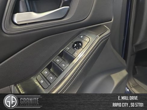 Used 2026 Nissan Rogue SV AWD/4WD image 11