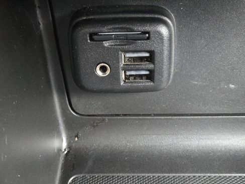 Used 2021 GMC Canyon AT4 w/ Driver Alert Package image 15