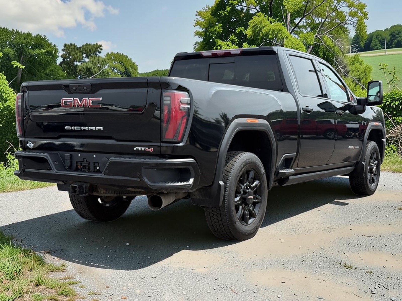 Used 2024 GMC Sierra 2500 AT4 w/ AT4 Premium Plus Package AWD/4WD image 8