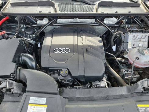 Used 2023 Audi Q5 2.0T Premium w/ Convenience Package image 9