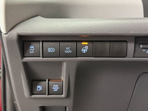 Used 2024 Toyota Sienna XSE image 22