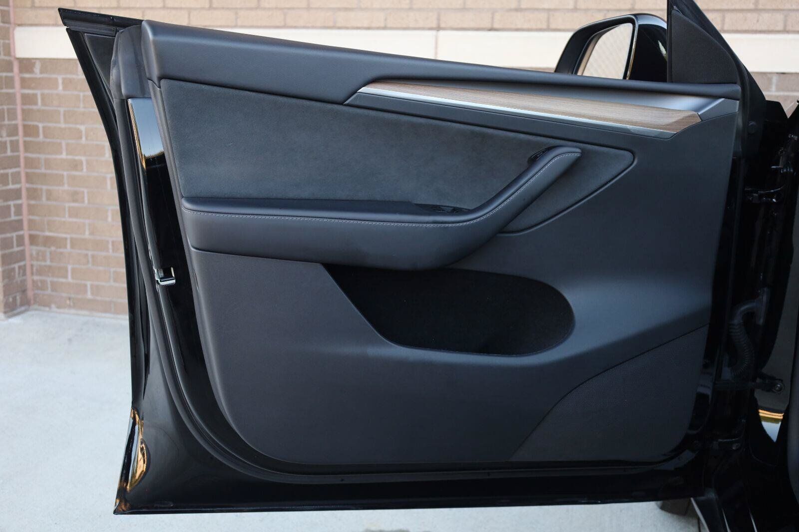 Used 2025 Tesla Model Y Long Range RWD image 15