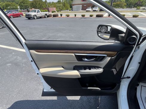 Used 2017 Honda CR-V Touring image 30