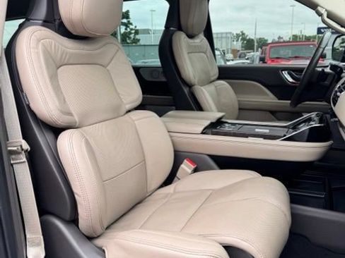 Certified 2023 Lincoln Navigator Reserve AWD/4WD image 35