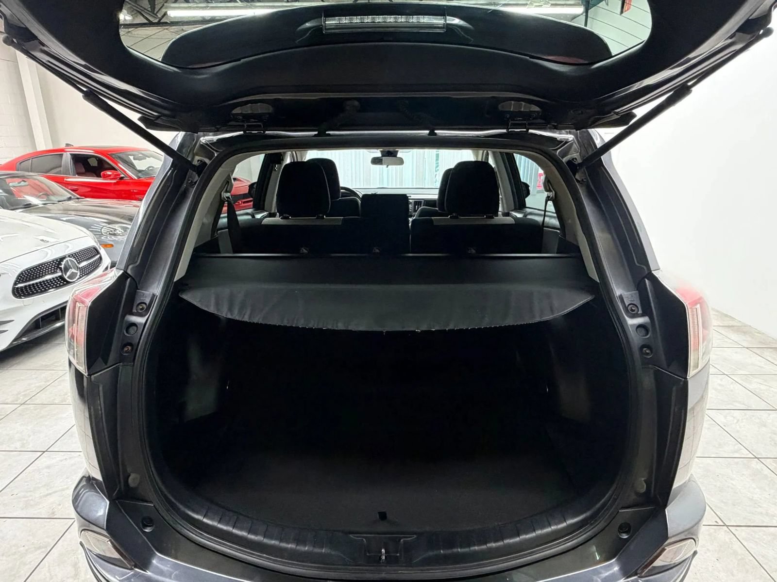 Used 2017 Toyota RAV4 XLE w/ Protection Package AWD/4WD image 33