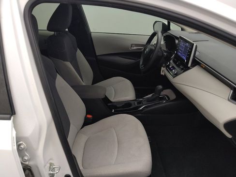 Used 2020 Toyota Corolla LE FWD image 21