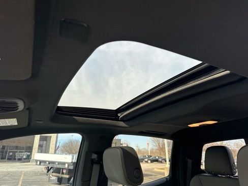 Used 2024 Chevrolet Colorado ZR2 w/ ZR2 Convenience Package III image 25