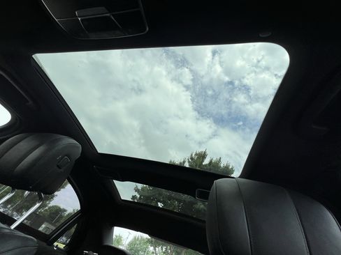 Used 2019 Mercedes-Benz S 560 Sedan image 29
