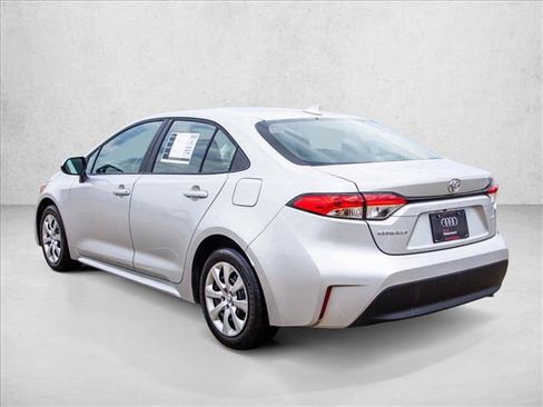 Used 2025 Toyota Corolla LE FWD image 7