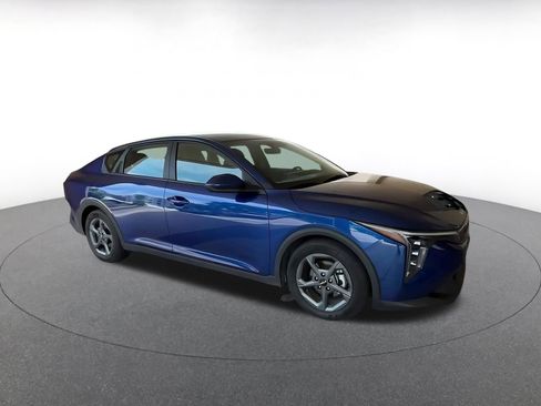 Used 2025 Kia K4 FWD image 2