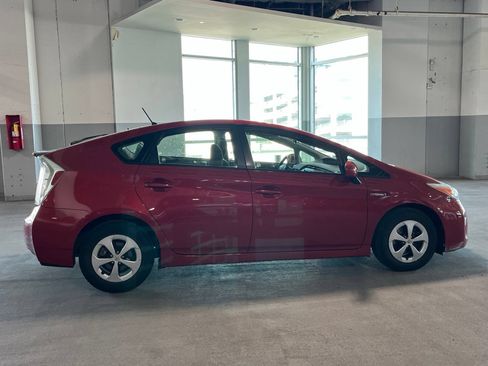 Used 2013 Toyota Prius Two FWD image 12