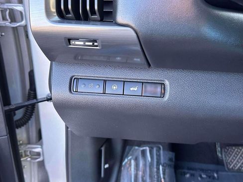 Used 2023 Nissan Pathfinder SL w/ Lighting Package (N92) AWD/4WD image 21
