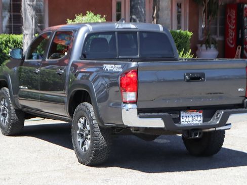 Used 2016 Toyota Tacoma TRD Off-Road w/ Towing Package RWD image 6