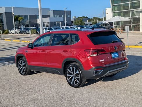Certified 2023 Volkswagen Taos SE FWD image 4