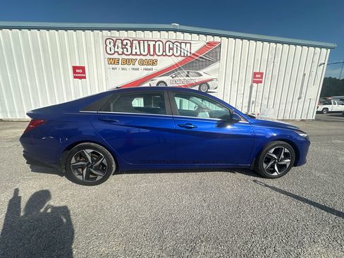 Used 2023 Hyundai Elantra Limited FWD image 10