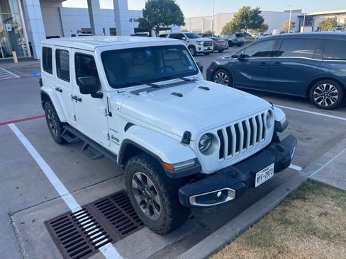 Used 2018 Jeep Wrangler Unlimited Sahara AWD/4WD image 2
