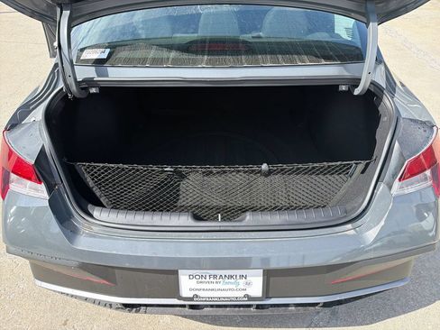 New 2026 Hyundai Elantra SE FWD image 17