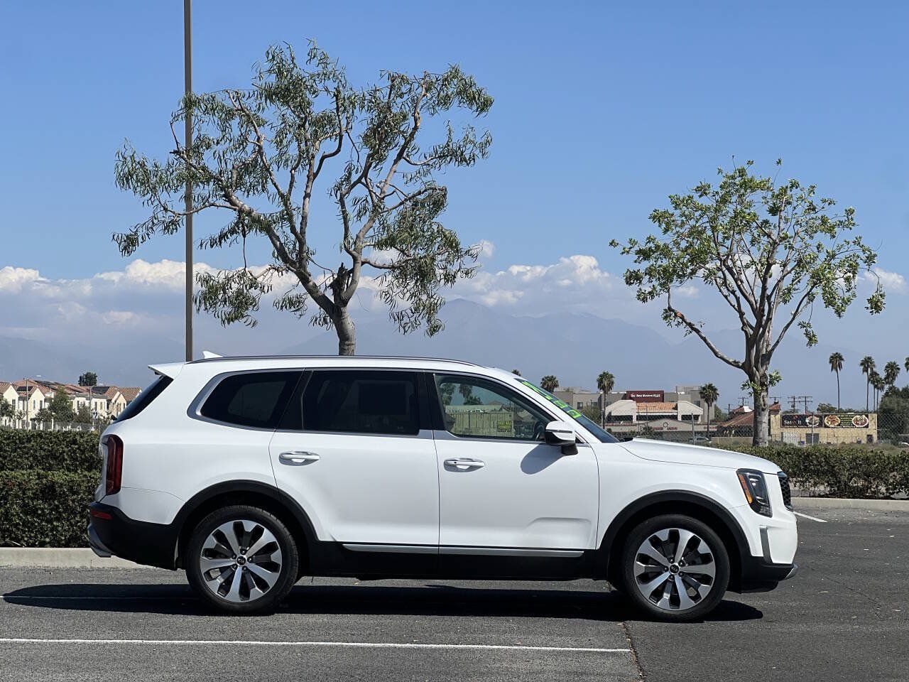 Used 2021 Kia Telluride S FWD image 4