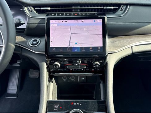 Certified 2023 Jeep Grand Cherokee Limited image 22