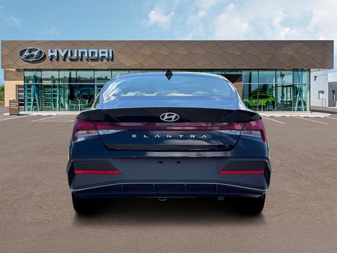 New 2026 Hyundai Elantra SE image 6
