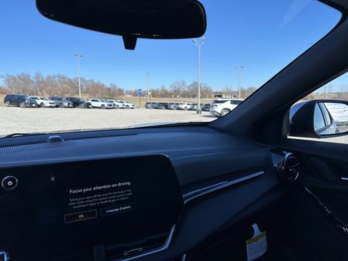 New 2026 Chevrolet Equinox LT image 23