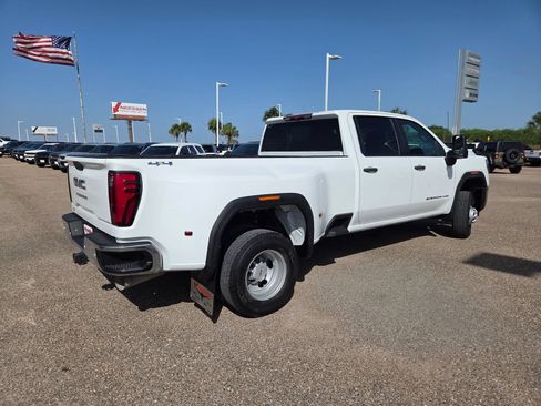 Used 2024 GMC Sierra 3500 Pro AWD/4WD image 9
