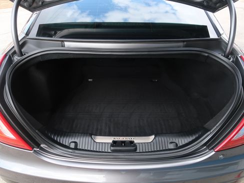 Used 2016 Jaguar XJ Supercharged image 47