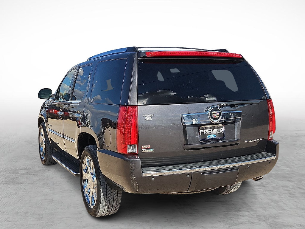 Used 2011 Cadillac Escalade Luxury RWD image 8
