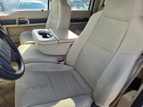 Used 2008 Ford F250 FX4 image 6