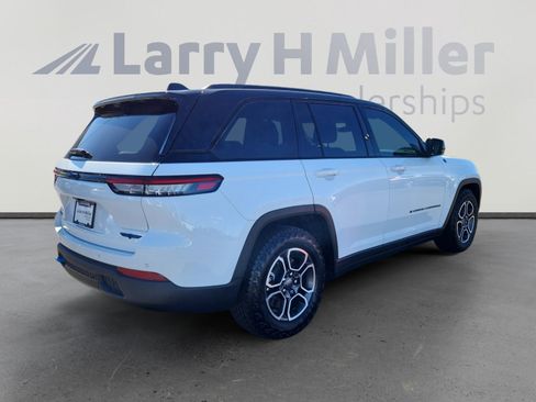 Used 2024 Jeep Grand Cherokee Trailhawk w/ Advanced Protech Group II image 5