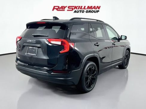 Used 2022 GMC Terrain SLE w/ Driver Convenience Package FWD image 7