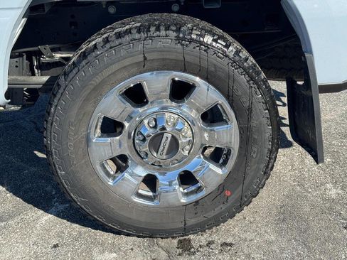 Used 2025 Ford F250 Lariat w/ Chrome Package image 7