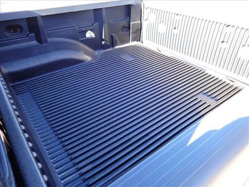 Used 2019 Nissan Frontier SV image 8