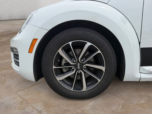 Used 2019 Volkswagen Beetle 2.0T S FWD image 18