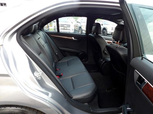 Used 2011 Mercedes-Benz C 300 4MATIC Sedan image 18
