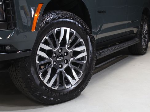 Used 2025 Chevrolet Tahoe Z71 w/ Z71 Off-Road Package AWD/4WD image 21