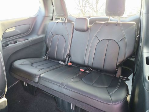 New 2026 Chrysler Pacifica Select w/ S Appearance Package FWD image 14
